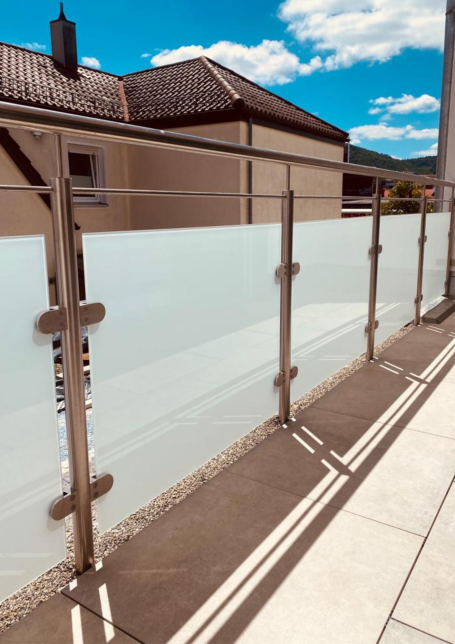 Balkongeländer Edelstahl Edelstahlbalkongeländer mit VSG Milchglas