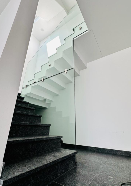 Treppengeländer Ganzglas Treppen- Absturzgeländer Sicherheitsglas